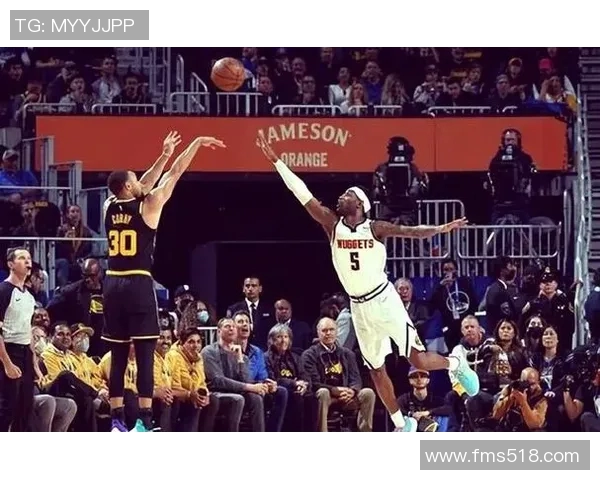 2016年勇士队与灰熊队激战回顾：精彩瞬间与战术分析