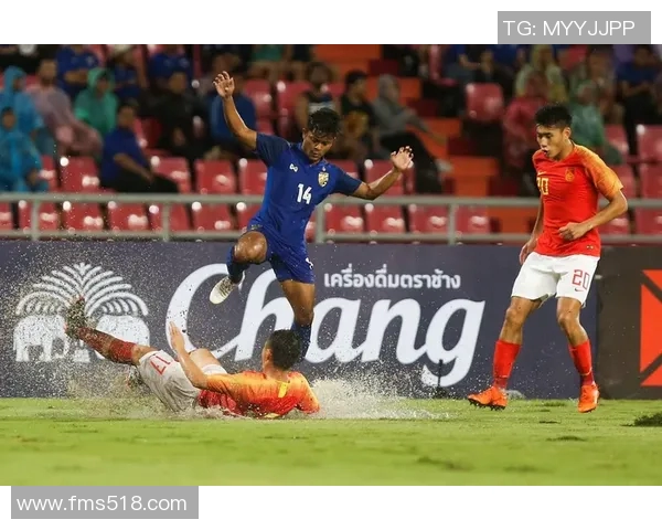 哈维西蒙斯的崛起与未来展望:年轻球员如何改变足球格局 哈维西蒙斯的崛起与未来展望:年轻球员如何改变足球格局